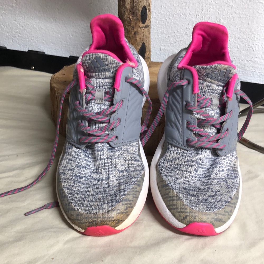 Adidas‎ Rapidarun girls size 2